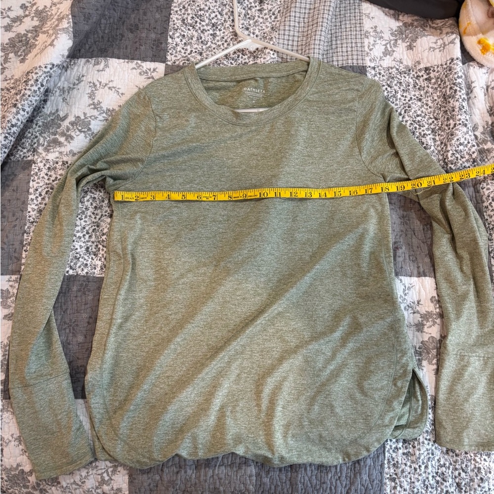 Athleta Heathered Green Long Sleeve Women's Tee